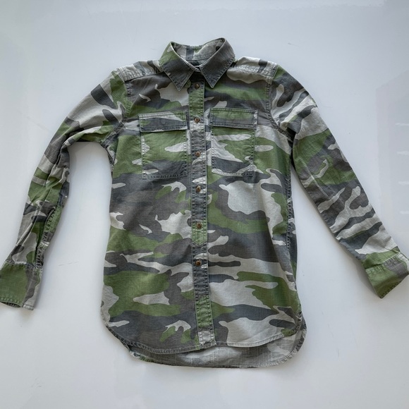 J Crew Camo Women Shirt (00) - Picture 3 of 9